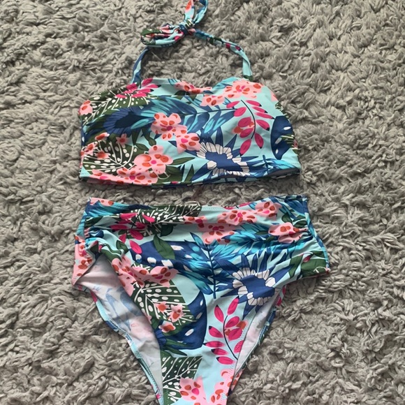 CUPSHE 2 piece swimsuit - Picture 2 of 4